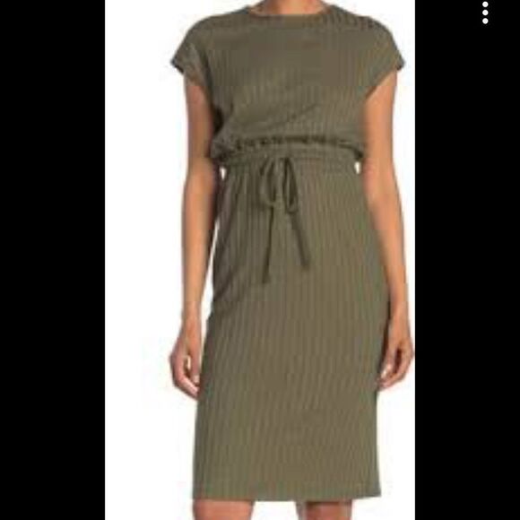 Ribbed Knit Belted Dress size 2 in green
MAGGY LONDON - Picture 1 of 5